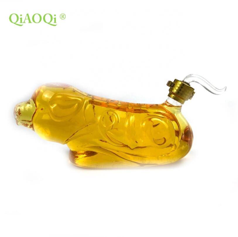 QiAOQi OEM Wholesale Chinese Zodiac Pig Dragon Shape Craft and Wine Glass Bottle