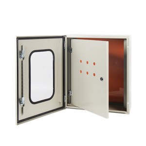 Steklena vrata + razdelilna omarica z notranjimi vrati