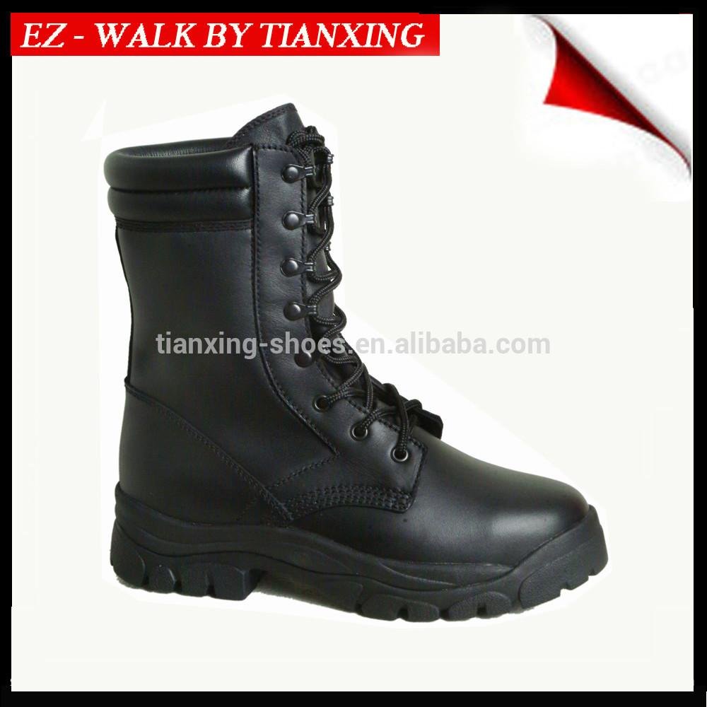 Military boots with black leather and rubber outsole