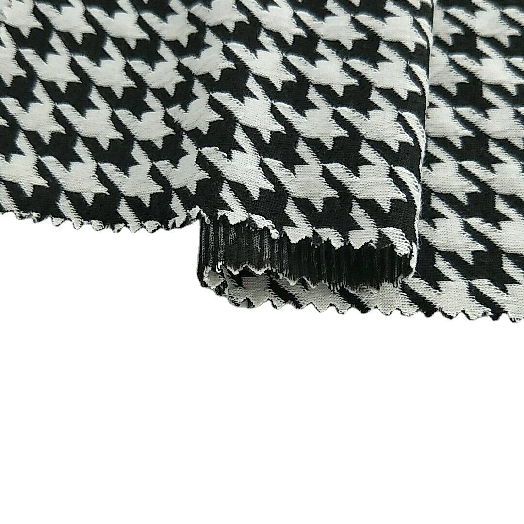 High quality knitting fabric 100% polyester jacquard fabric for cloth