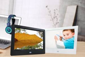 7 Inch Digital Photo Frame OEM 1024×600 Multi-functional Built-in MP3/MP4 player remote control