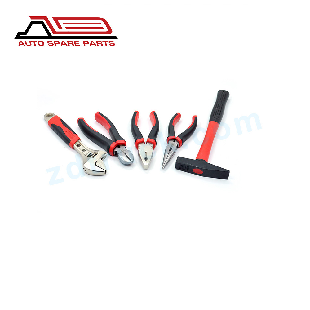 Tire repair pliers Featured Image