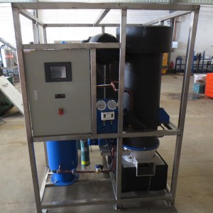 China Cheap price Flake Ice Machine - Tube ice machine-Water Cooled-3T – CENTURY SEA