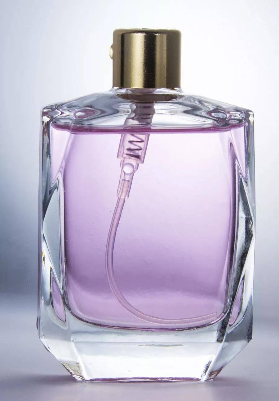 How do bubbles form in a glass perfume bottle？