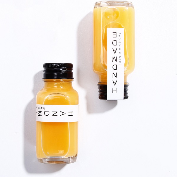 https://cdncn.goodao.net/glassbottleproducer/Transparent-french-square-mini-2oz-shot-glasses-pressed-juice-bottles-liquor-bottle-with-cap.jpg