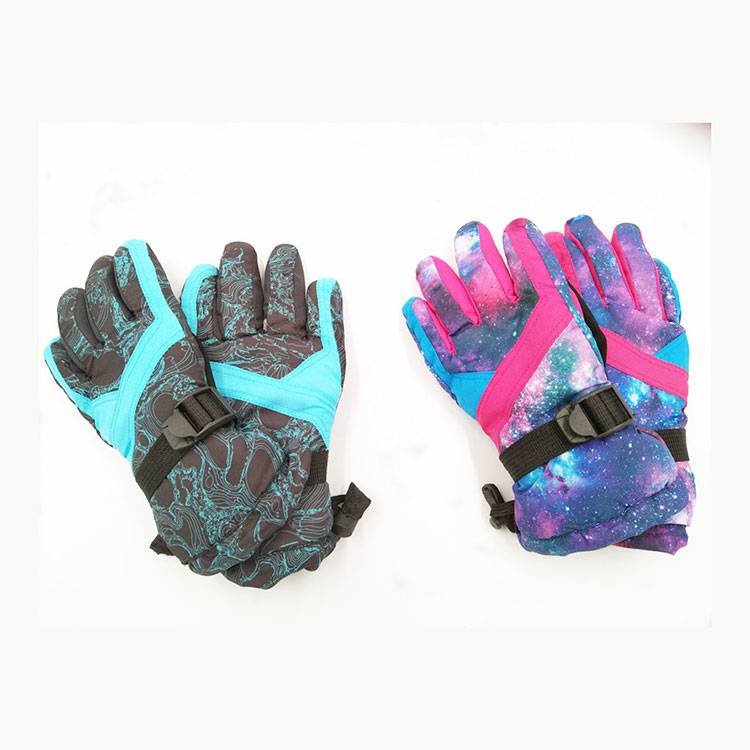 Ski Gloves Featured Image