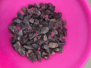 China Cheap Black Crushed Stone, Dark Grey Granite Aggregate Chips  For Consturction
