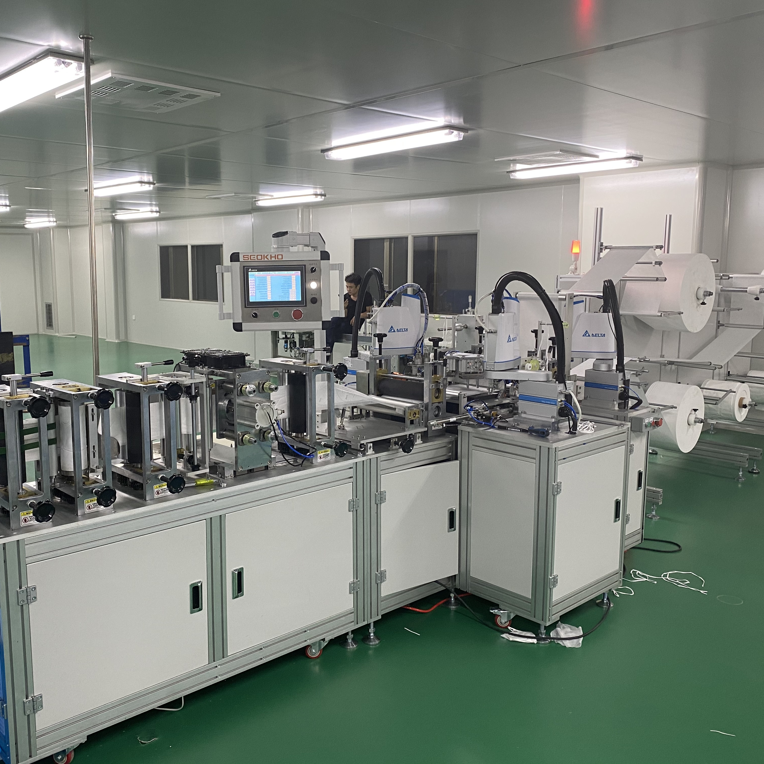 KN95/N95 full Automatic Surgical Face Mask Machine Slicer Machine Mask Slicing Machine Line