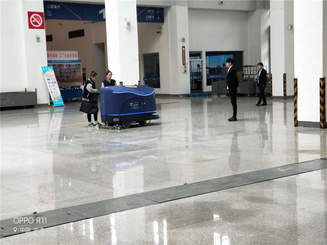 iScrubbot 300 appeared at China International Machine Tool Equipment Exhibition (4)