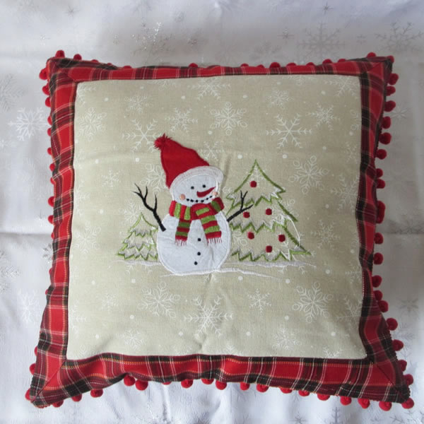 Reasonable price for Knitted Pillow Cover - Embroidered Cushion Covers For Christmas – Kingsun