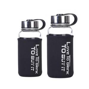 China Large capacity sports glass water bottle portable with black sleeve 1000ML